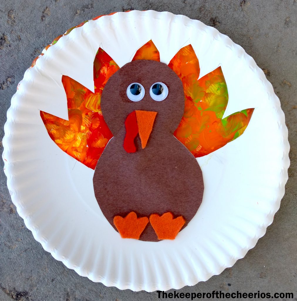 Spinning Paper Plate Turkeys - The Keeper of the Cheerios