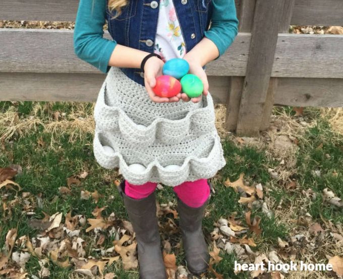 Crochet egg collecting apron