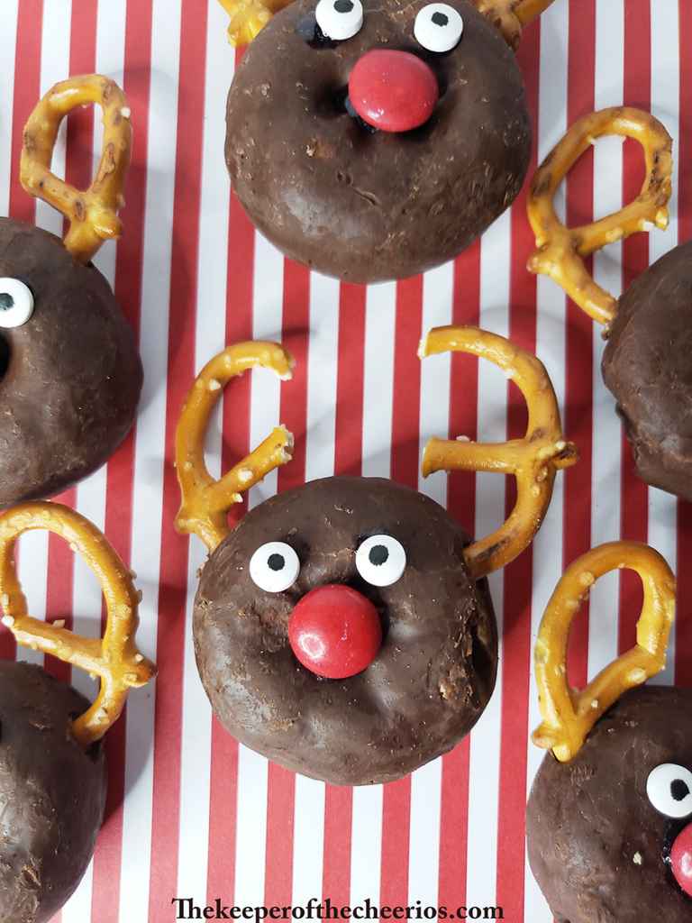 Chocolate Donut Reindeer - The Keeper of the Cheerios