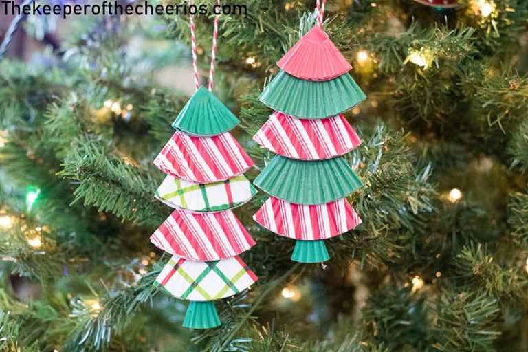 Cupcake Liner Christmas Tree Ornaments - The Keeper of the Cheerios