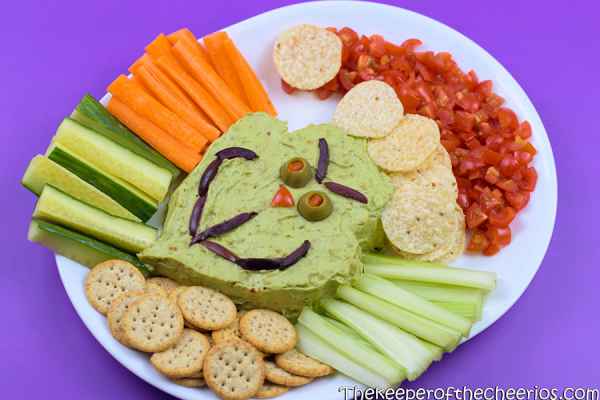 Grinch Guacamole Dip - The Keeper of the Cheerios