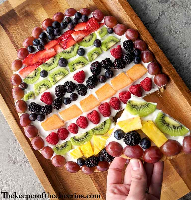 Easter Egg Fruit Pizza - The Keeper Of The Cheerios