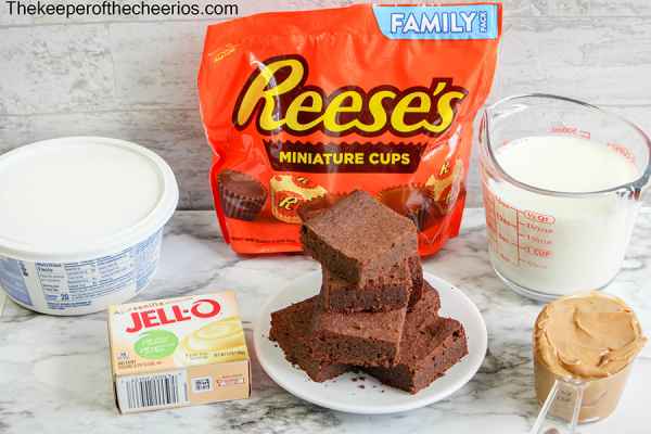 Reese’s Brownie Parfait in a Jar - The Keeper of the Cheerios